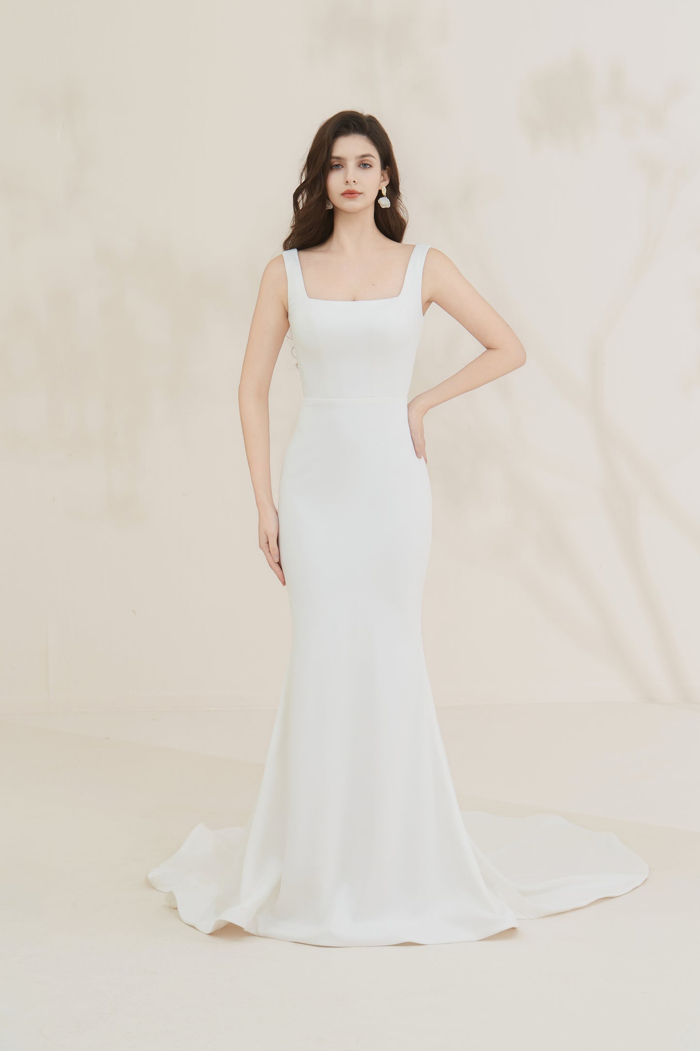 sleek wedding dress, elegant wedding dress, satin wedding dress, classy wedding gown, square neck wedding gown, minimalist wedding gown, custom wedding gown, high quality wedding gown, brisbane wedding dress, brisbane designer wedding gown, bespoke wedding gown, plus size wedding dress, fit and flare wedding dress, 极简婚纱,法式婚纱,缎面婚纱,轻奢婚纱