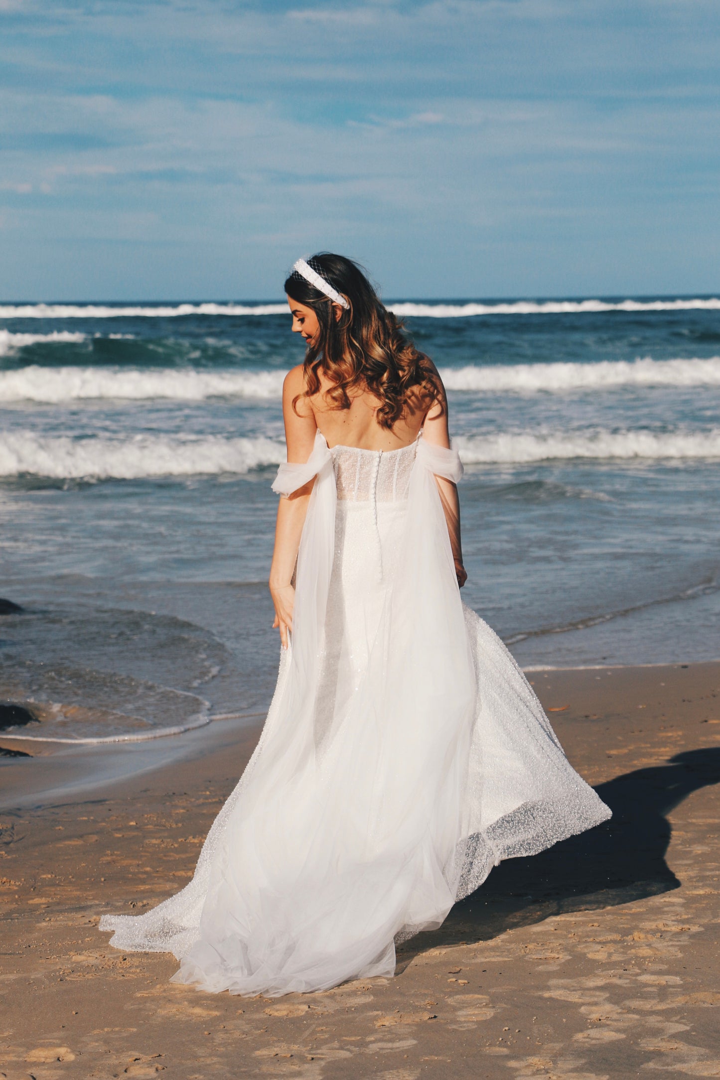 wedding dress, sequence wedding dress, unique wedding gown, wow factor wedding gown, off the shoulder wedding dress, high-spilt wedding dress, sexy wedding dress, fishboned wedding dress, glittering wedding dress, brisbane off the rack wedding gown, brisbane local wedding dress, sequence off the shoulder wedding gown, custom my own wedding dress, 性感婚纱,亮片婚纱,高分叉婚纱,显瘦婚纱