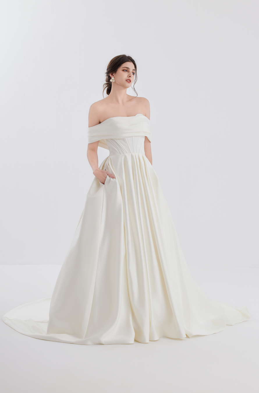 regal wedding dress, a-lined wedding gown, wedding dress with pockets, satin wedding dress, high quality wedding gown brisbane, brisbane custom wedding gown, unique wedding gown, off-the-shoulder wedding dress, mikado wedding dress, elegant wedding gown, high quality wedding gown, 优雅婚纱,法式婚纱,韩式婚纱,高品质澳洲婚纱,australian designer wedding gown, australian label wedding dress, wedding dress in brisbane, melbourne wedding dress