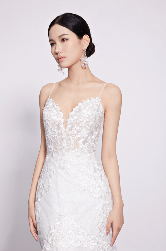 simple lace wedding dress