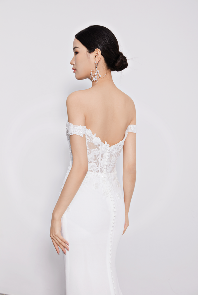 lace and satin wedding dress in brisbane