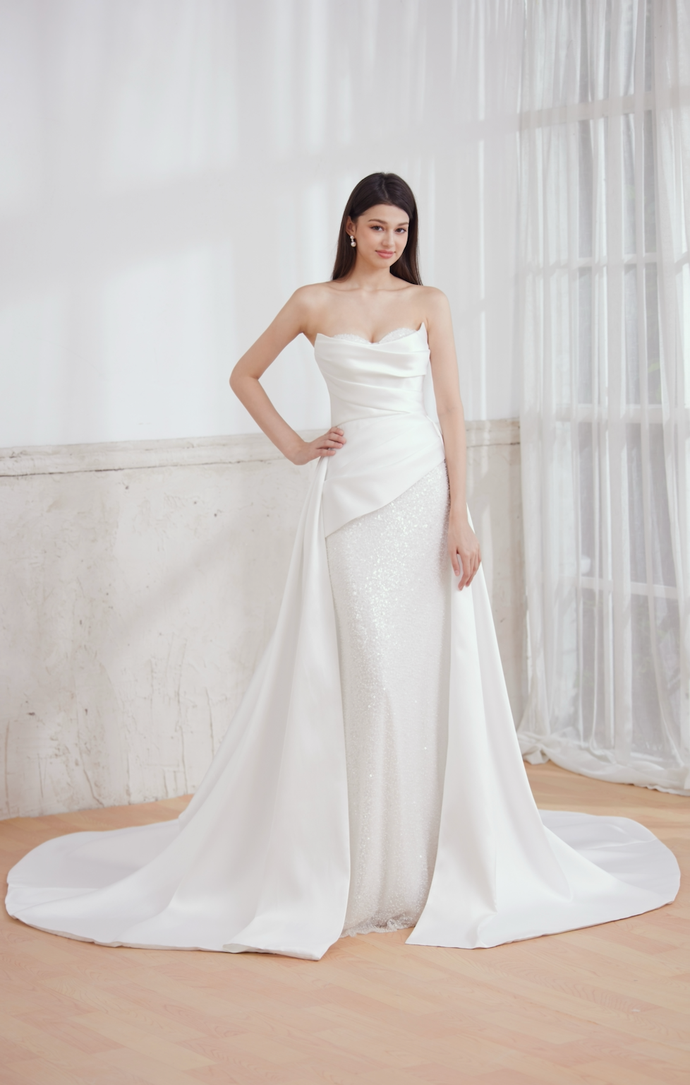 fitted bodice, sequence wedding dress, mermaid wedding dress, overskirt, mikado wedding dress