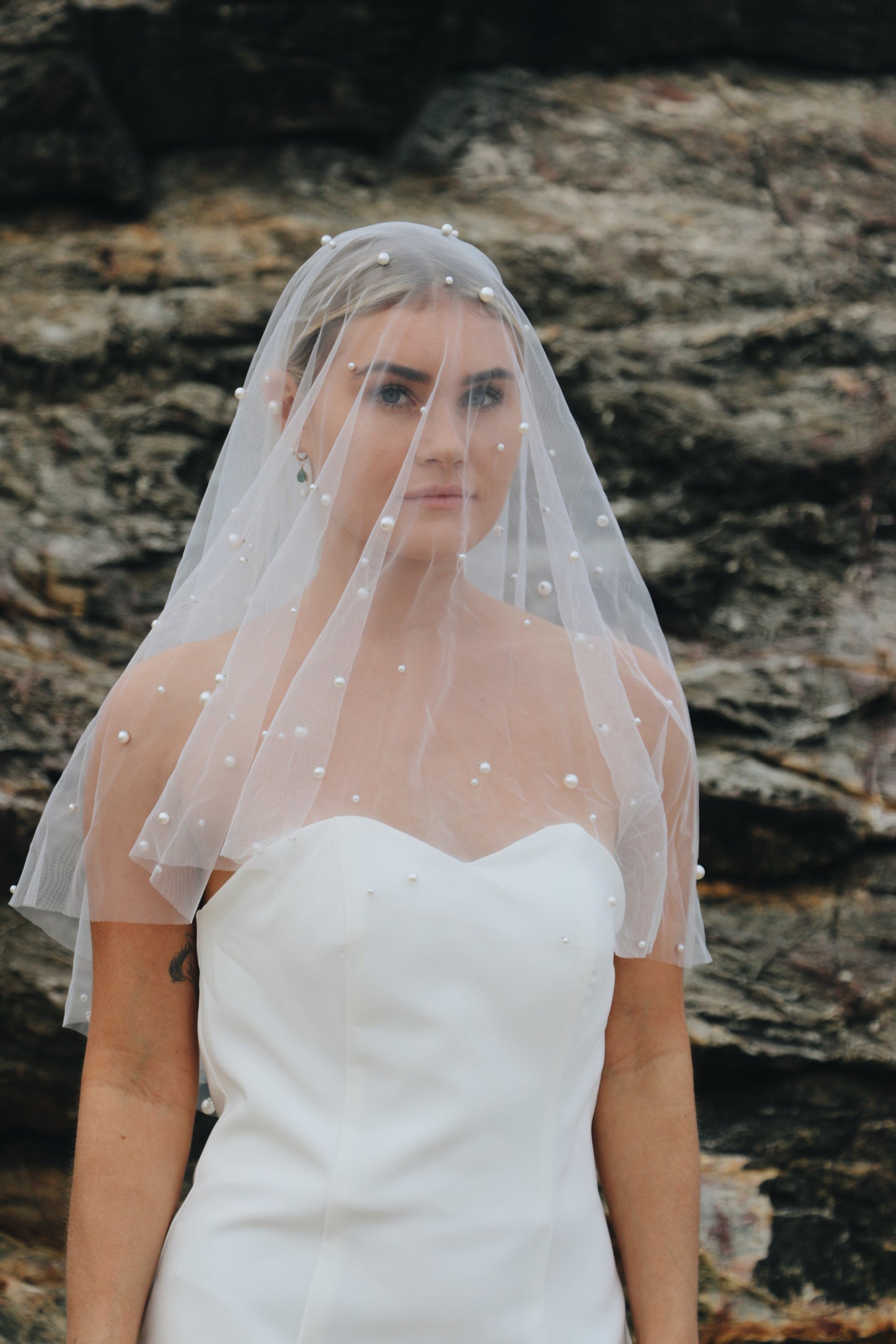 simple elegant Veil with pearls