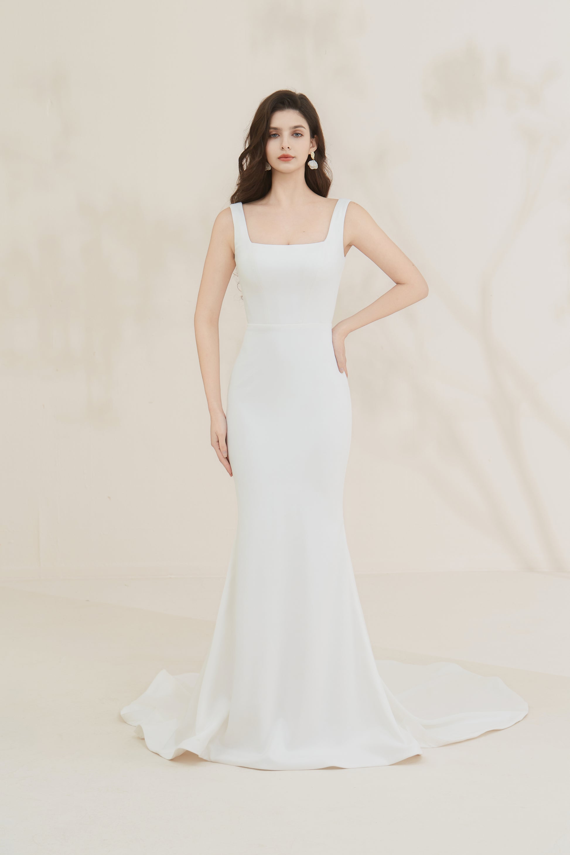 sleek wedding dress, elegant wedding dress, satin wedding dress, classy wedding gown, square neck wedding gown, minimalist wedding gown, custom wedding gown, high quality wedding gown, brisbane wedding dress, brisbane designer wedding gown, bespoke wedding gown, plus size wedding dress, fit and flare wedding dress, 极简婚纱，法式婚纱，缎面婚纱，轻奢婚纱