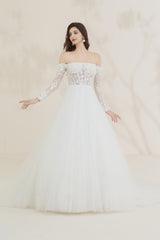 lace wedding dress with sleeves