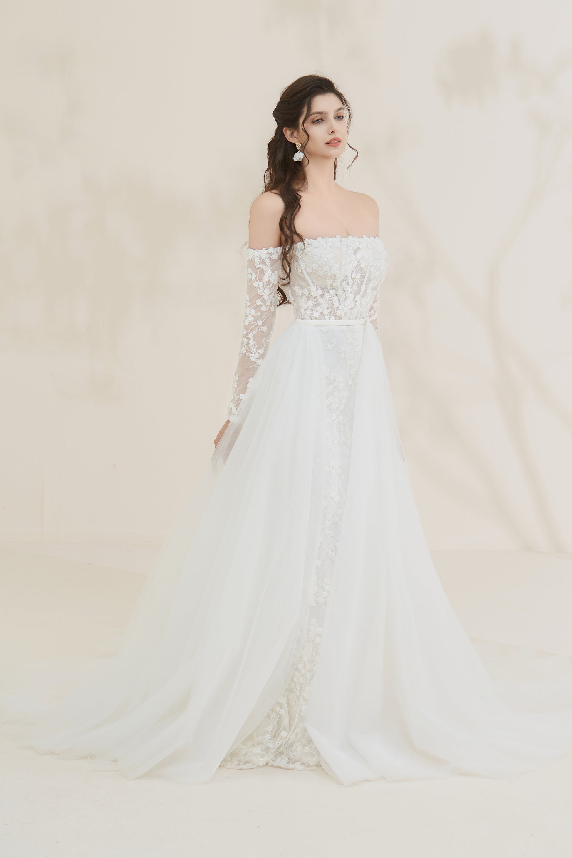 detachable alined skirt wedding gown