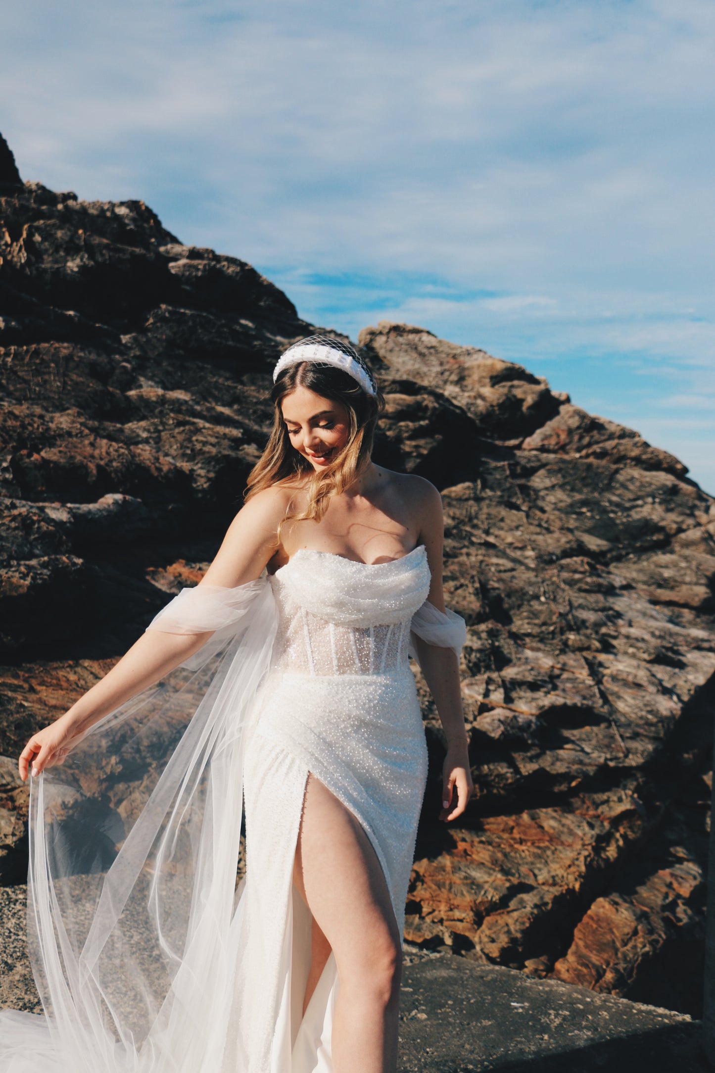 gold coast wedding dress, wedding dress, sequence wedding dress, unique wedding gown, wow factor wedding gown, off the shoulder wedding dress, high-spilt wedding dress, sexy wedding dress, fishboned wedding dress, glittering wedding dress, brisbane off the rack wedding gown, brisbane local wedding dress, sequence off the shoulder wedding gown, custom my own wedding dress， 性感婚纱，亮片婚纱，高分叉婚纱，显瘦婚纱