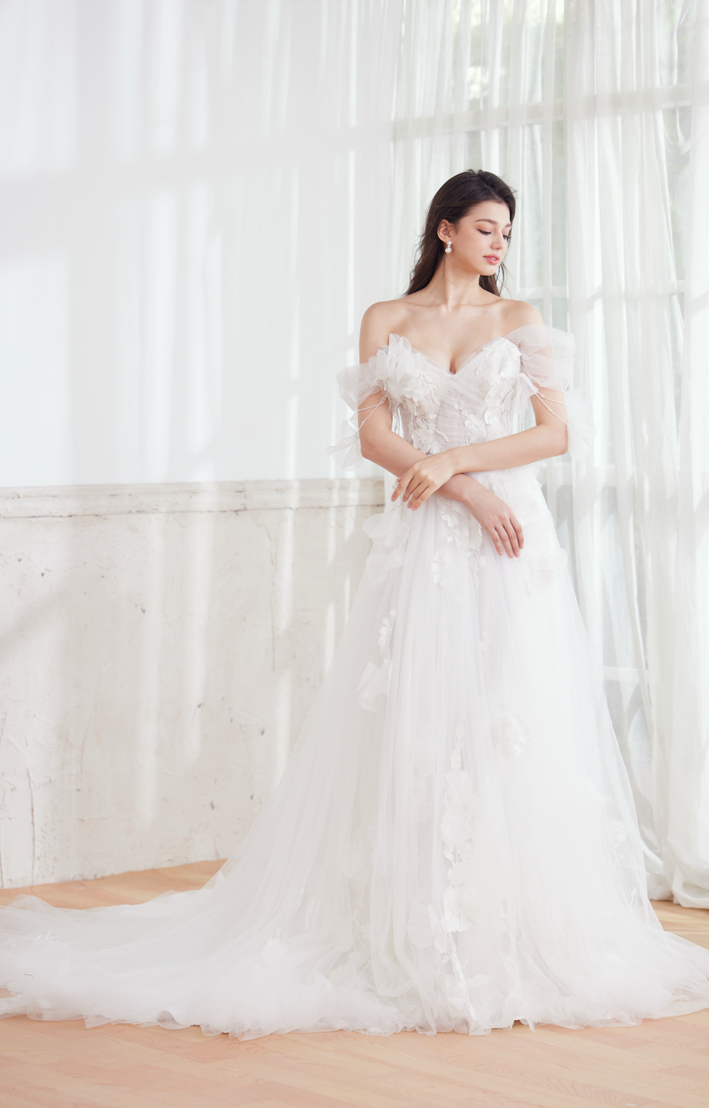 lightweight wedding gown