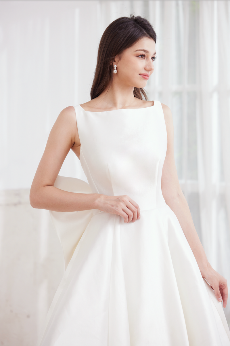 high square neckline wedding gown 