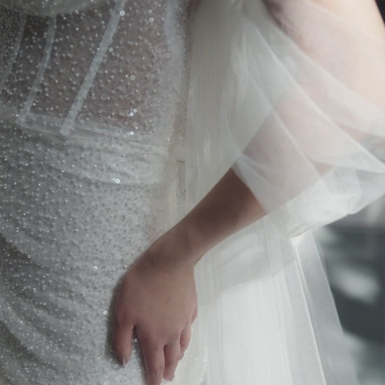 wedding dress, sequence wedding dress, unique wedding gown, wow factor wedding gown, off the shoulder wedding dress, high-spilt wedding dress, sexy wedding dress, fishboned wedding dress, glittering wedding dress, brisbane off the rack wedding gown, brisbane local wedding dress, sequence off the shoulder wedding gown, custom my own wedding dress， 性感婚纱，亮片婚纱，高分叉婚纱，显瘦婚纱